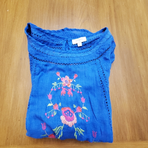 Women's summer top, size Large, bright blue with embroidery and lace inserts. - Picture 4 of 4